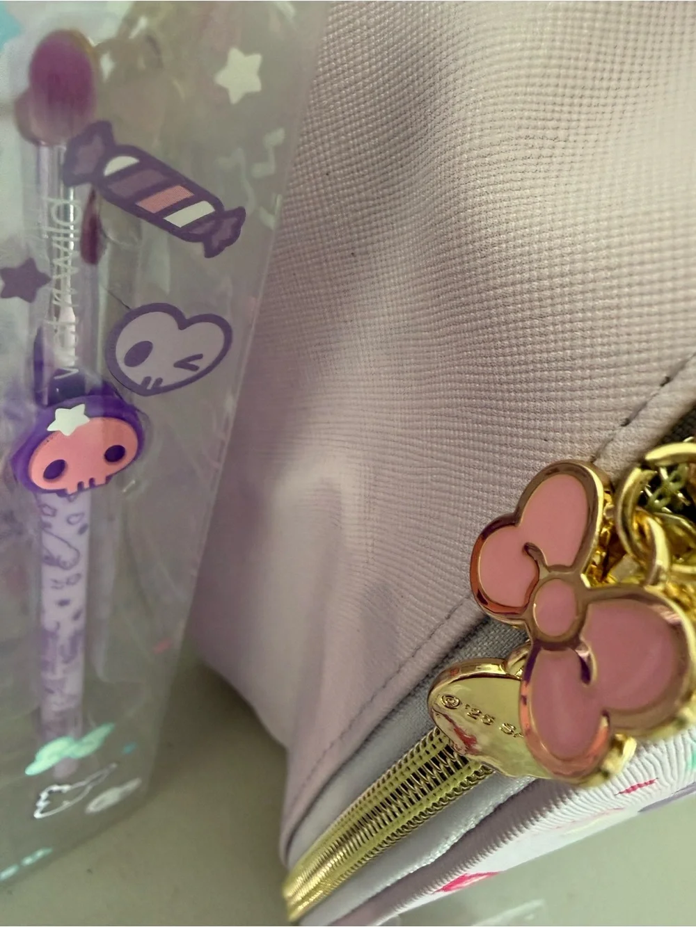 New womens wet n wild My Melody & Kuromi Cosmetic bag, brush set, mirror, lip